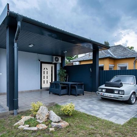 Garden Lux Apartman Hajdúszoboszló Екстериор снимка