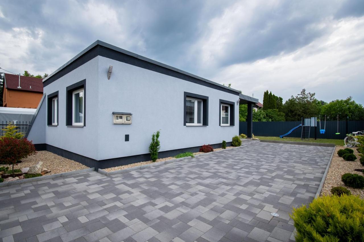 Garden Lux Apartman Hajdúszoboszló Екстериор снимка