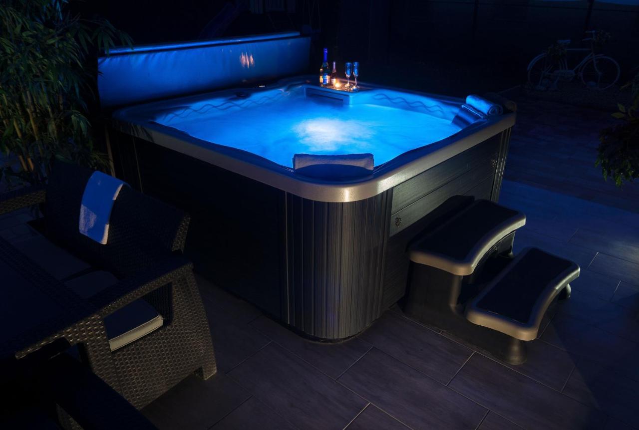 Garden Lux Apartman Hajdúszoboszló Екстериор снимка